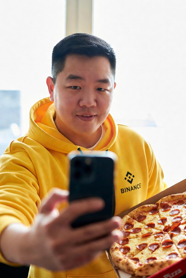 bornlesss's tweet photo. @binance BTC on the plate, Binance yellow in the scene, and one slice doing all the talking 🗣️
This entry is about making the history easy to feel, not just easy to read.
Crypto culture, served hot 🥘
#BinancePizza https://t.co/OhvEYNOJbb