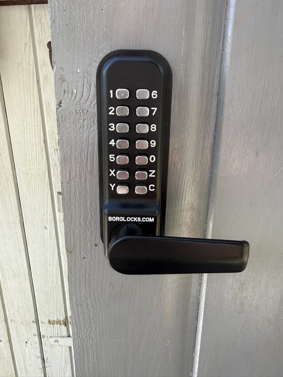prosecurelock's tweet photo. Code lock fitted to garden gate in #Paignton for extra security. Some remedial woodwork needed for a solid installation 👍🏻
For all security solutions call on…
☎️01803 613138 or📱07850448444
@BorgLocksUK @AldridgeSec @BWCsouthwest @TorquayNetwork @TorbayHour https://t.co/kT7rHecblb