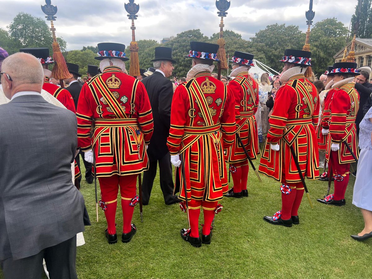 Woolf_Institute's tweet photo. Last week, Woolf staff attended the King’s Garden Party at Buckingham Palace.

We are immensely grateful to have received an invitation to such a wonderful occasion.

#interfaith #religion #royalfamily #kingsgardenparty #royal https://t.co/P87nVMTNA7