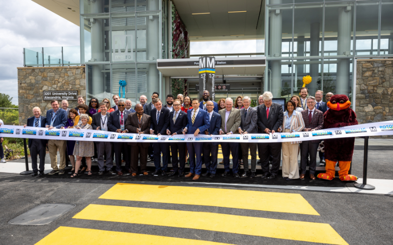 WMATAHistory's tweet photo. On this day, 3 year ago in 2023...
Potomac Yard-VT Station opened on the Yellow and Blue Lines between National Airport and Braddock Rd. https://t.co/a1HsiZoNzY
