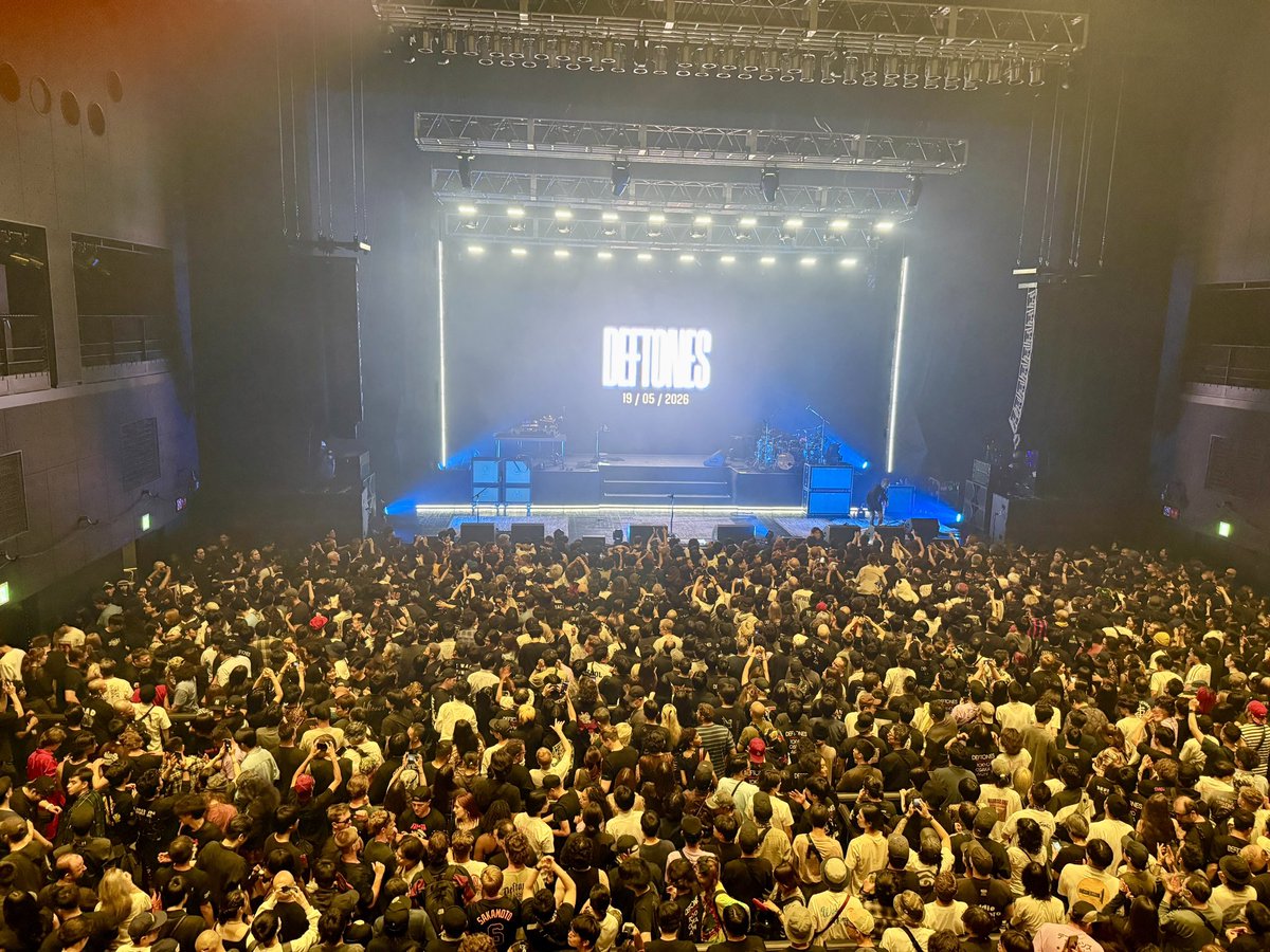80andLife1's tweet photo. デフトーンズ　Zepp Osaka Bayside
素晴らしいライブだった
80年代からメタル系ライブはたくさん観てきたけど今まで1番の完成度高いライブかも
選曲
チノのパフォーマンス
バンドの演奏力
PA音響に照明の素晴らしさ
オーディエンスも含めこのライブ空間を体験できて良かった
#デフトーンズ
#deftones https://t.co/QATlZvc4Rg