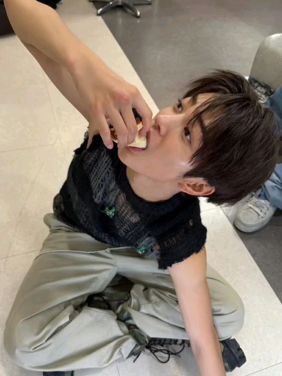 안건호 얼굴 tweet media