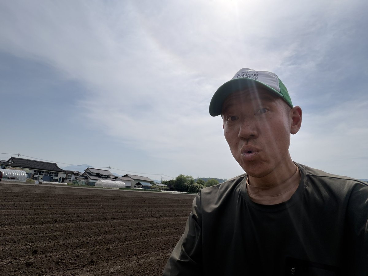 Tchokki's tweet photo. チョッキGT5000です！大阪 阪急うめだ本店さんにご来場の皆さま ありがとうございました🙇
ステーキ喰べて 下道11時間半コースで直帰しました🚗
そして今日は今日とて畑に居ました🧑‍🌾 https://t.co/b4poItL7co