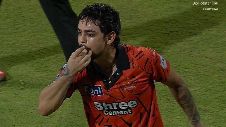 Orangereddy287's tweet photo. Pictures that define Mass 🥵🥵🥵🔥🔥🔥 https://t.co/BxaaE8JgdI