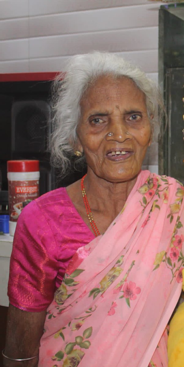 GovardhanK2002's tweet photo. Please help us if you find her anywhere around you!!! https://t.co/Ydvr0w9Yss