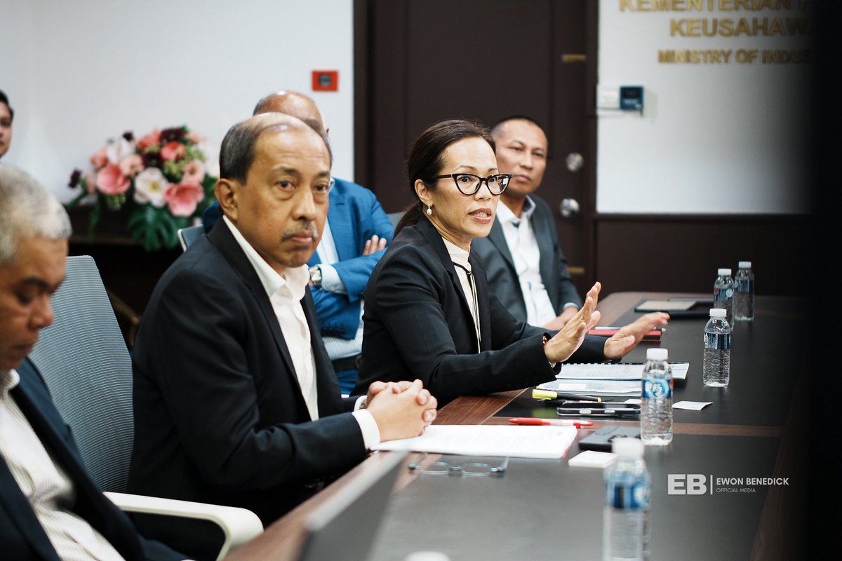 Ewon_Media's tweet photo. 19 Mei 2026 | Kota Kinabalu

Seterusnya menerima kunjungan daripada Glide Group of Companies yang diketuai oleh Presiden, Dato Haji Muhazli Haji Muhamad.

#SabahFirst
#TerusCemerlang https://t.co/ATYNE7z5n6