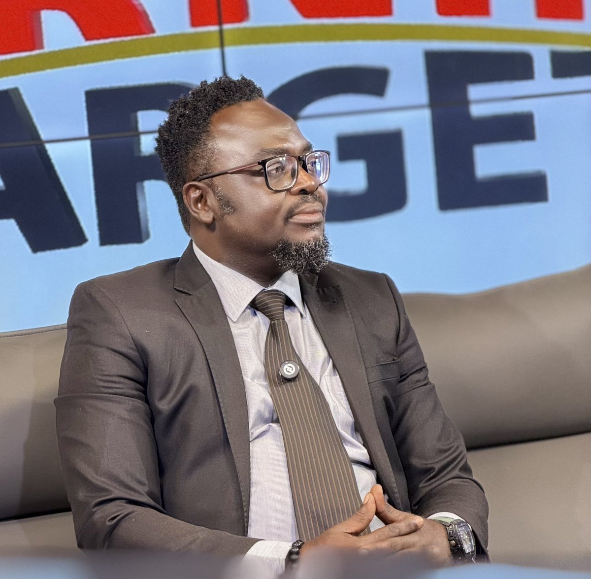 bullettvghana's tweet photo. Road Managers are seated, calm, collected, and ready to dissect the #MorningTargetOnBullet (Bright Amfoh and the legendary Nana Duah)
#BulletTvGh
#BulletSocials https://t.co/vFuhobYKS5