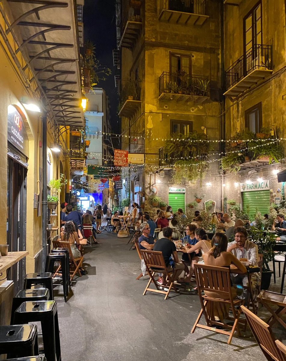 RomanKrenn's tweet photo. @philbrokes Einen besonderen Tipp leider nicht, aber halb Palermo Zentrum wir am Abend in den Seitengassen quasi zu einem "open air" Restaurant und diese zahllosen kleinen Trattorias haben allesamt ihren Charme und zumeist gute Qualität....besser als einige größere Restaurants mMn. https://t.co/kWTHD2TQod