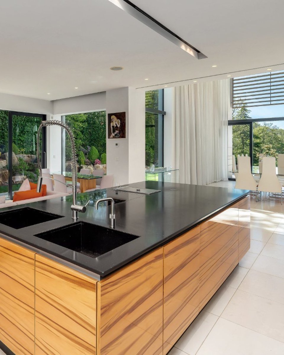 JS_Haleoffice's tweet photo. New listing
#Hale, #Altrincham
Guide price £5,250,000

An award-winning contemporary sanctuary within a beautiful plot with views towards the #BollinValley.

https://t.co/qBKkcmeB5R

#luxuryproperty #contemporaryhome #architectdesigned #californiamodernism  #modernarchitecture https://t.co/YOI9cUfvxg