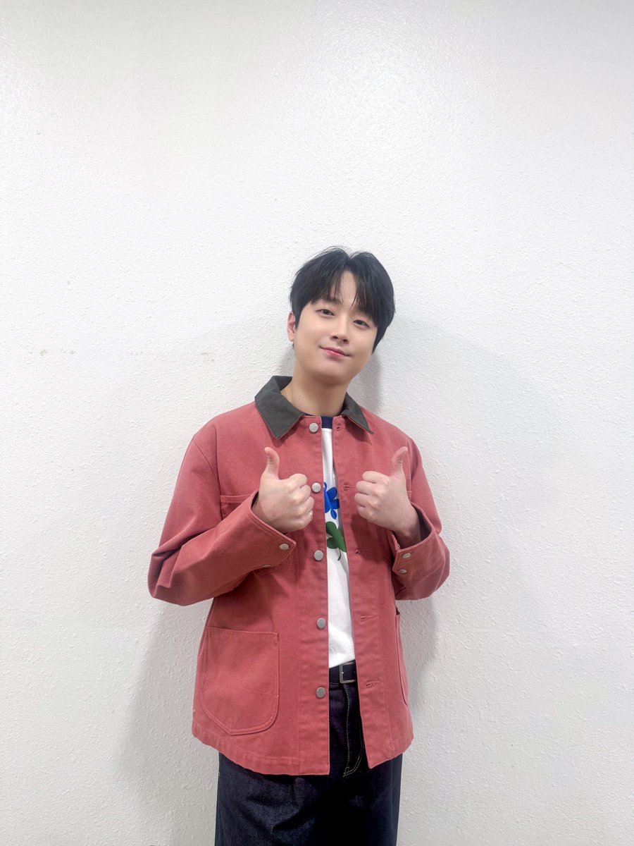 ChanWonOfficial's tweet photo. 📸 찬또그래퍼 📸

화요일은 찬원도 보고
유익한 이야기도 듣는
일석이조의 날🤗

<셀럽병사의 비밀>
오늘도 본방사수 해주실 거죠?🥰

모두 오후 8시 30분
KBS2로 찾아와주세요🫶🏻

#이찬원 #LeeChanWon 
#셀럽병사의비밀 https://t.co/AhEp1Q3d6X