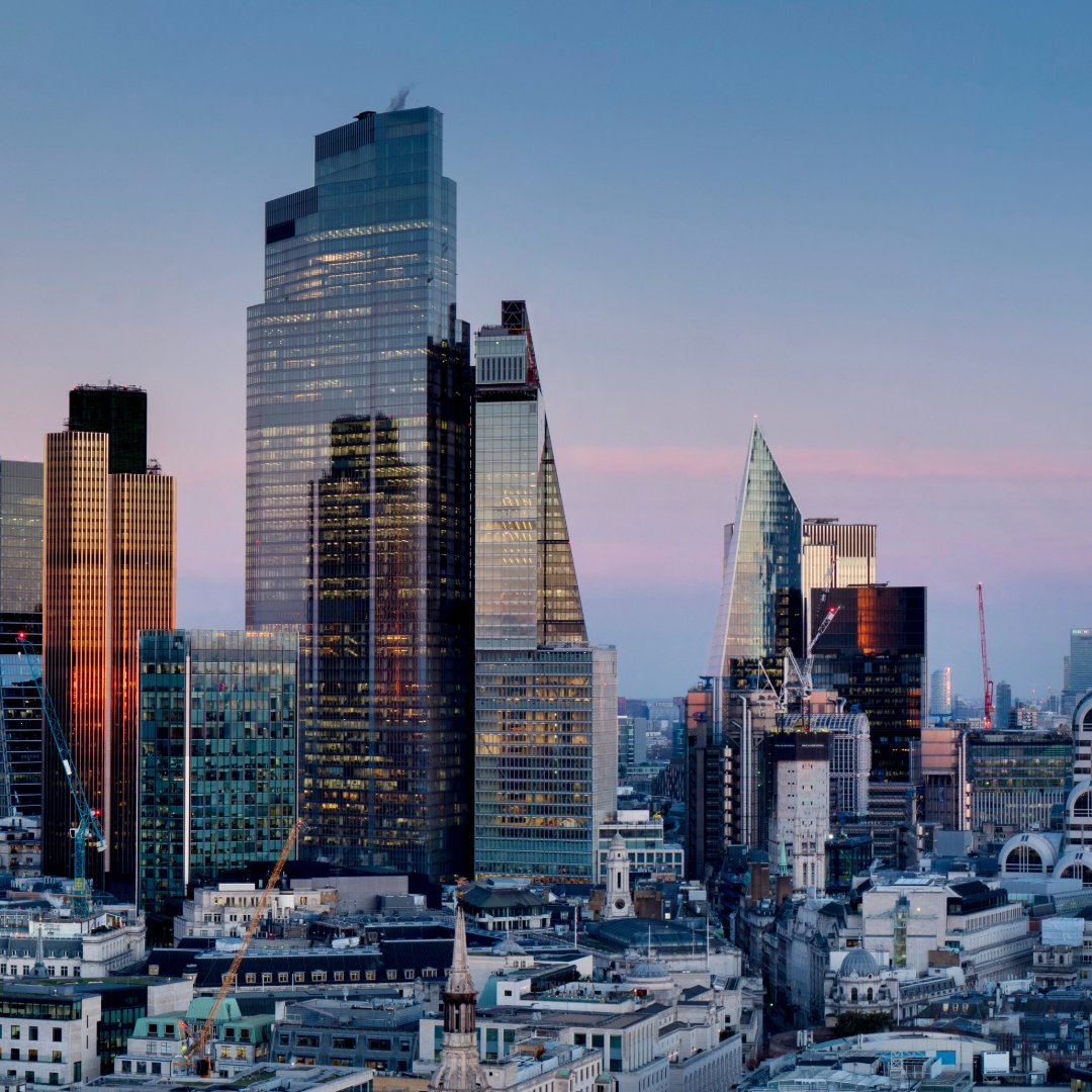 matrixbooking's tweet photo. London's office market: 6 consecutive years of growth, driven by demand for better space, not just more of it.

As hybrid matures, workplace quality is overtaking workplace size. The office isn't back. It's been upgraded. 🏢

#WorkplaceStrategy #HybridWorking #FutureOfWork https://t.co/IQPi0pP6RD