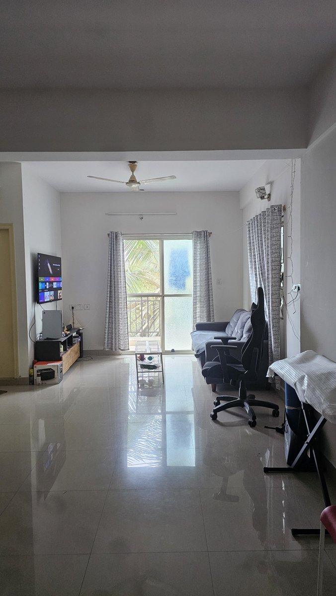aditya_vya's tweet photo. Looking for my replacement in a 2BHK located in Harlur (close to HSR)

- Gated society in Lakedew residency (Next to the lake)
- All furniture is already set
- Vegetarian and non-smoking preferred
- Available from 15th June

@BangaloreRoomi @fmrbangalore https://t.co/PXA7rlJxmd