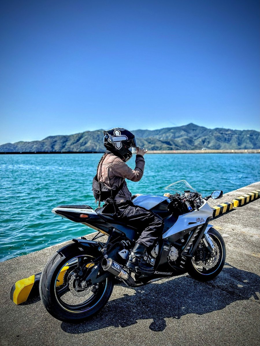 ZX10r 釣り人とナンバーは消しゴムマジックでけしてやるのｻ
