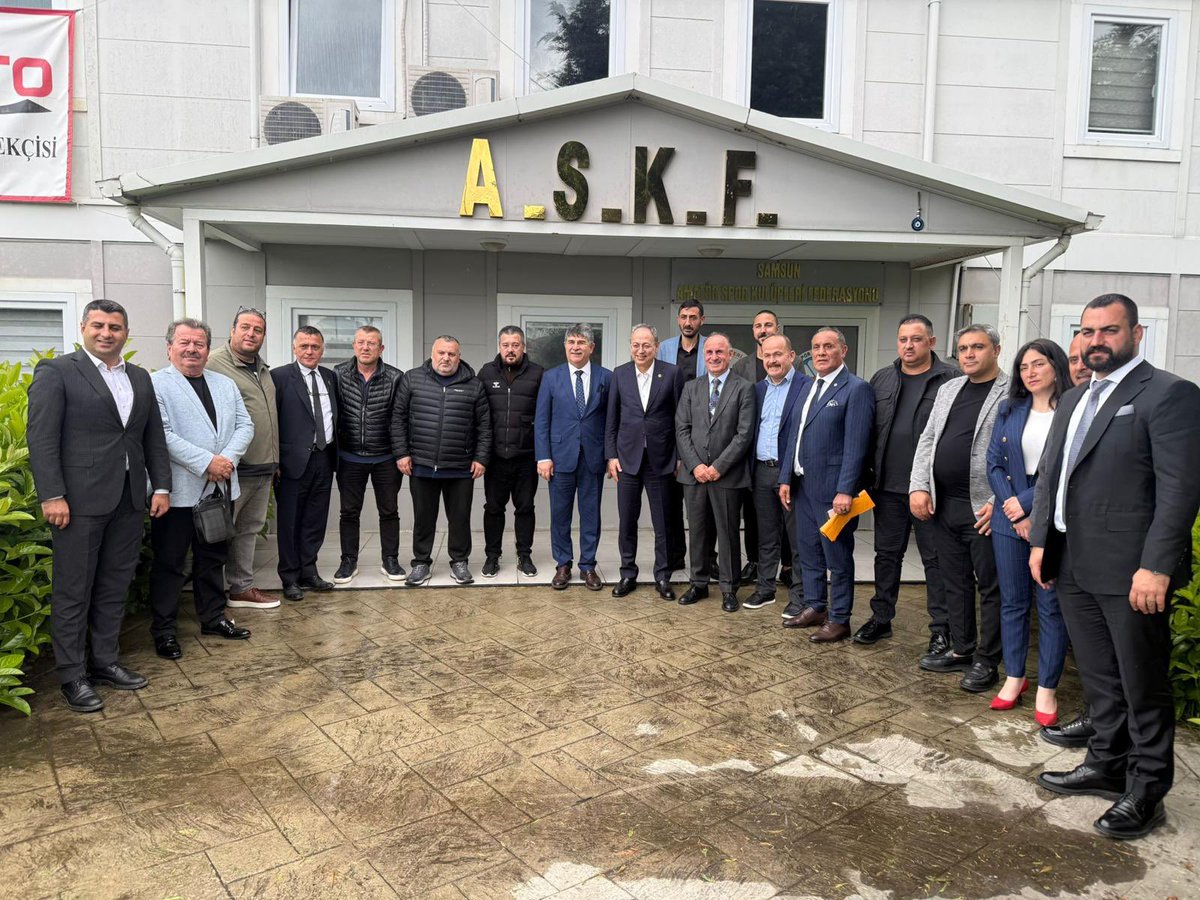 ibrahimguven55's tweet photo. Milliyetçi Hareket Partisi Genel Başkan Yardımcısı Samsun Milletvekilimiz Prof. Dr. İlyas Topsakal hocamızla Samsun Amatör Spor Kulüpleri Federasyonunda bir araya gelerek güzel bir sohbet yaptık. @ilyastopsakal @sneraydin0055 https://t.co/rxwVMsE0ht