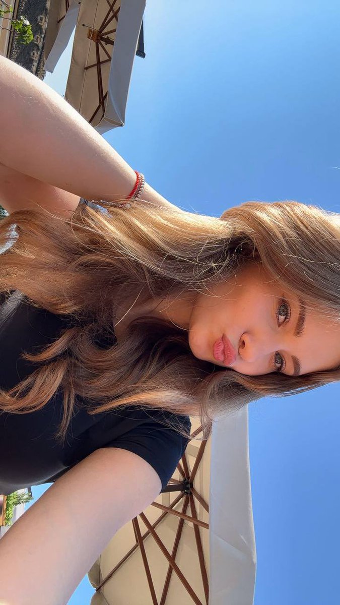 Carly 🥰 tweet media