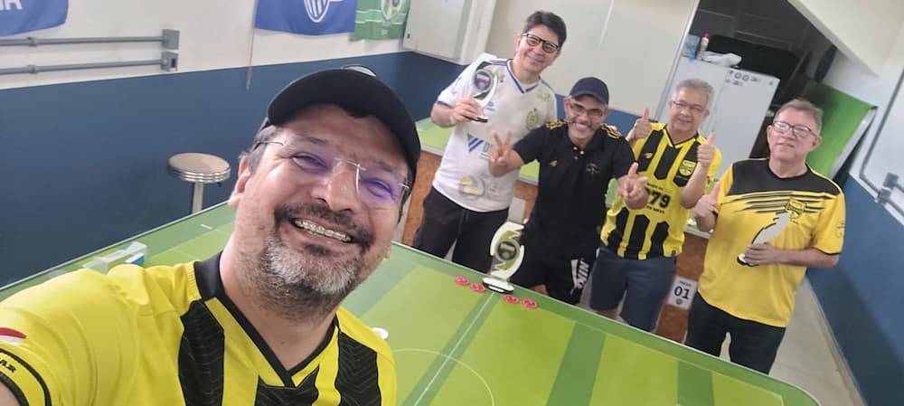 cbfmoficial's tweet photo. Ulisses Monteiro é tricampeão da Copa Bruno Mestre

3 Toques

https://t.co/UFq2190JHx
.
.
#cbfm #futeboldemesa #futmesa #futmesameuesporte #1toque #3toques #12toques #dadinho9x3 #chapas #sectorball #subbuteo #futeboldebotão #futeboldebotao https://t.co/qkb3Jsux4P