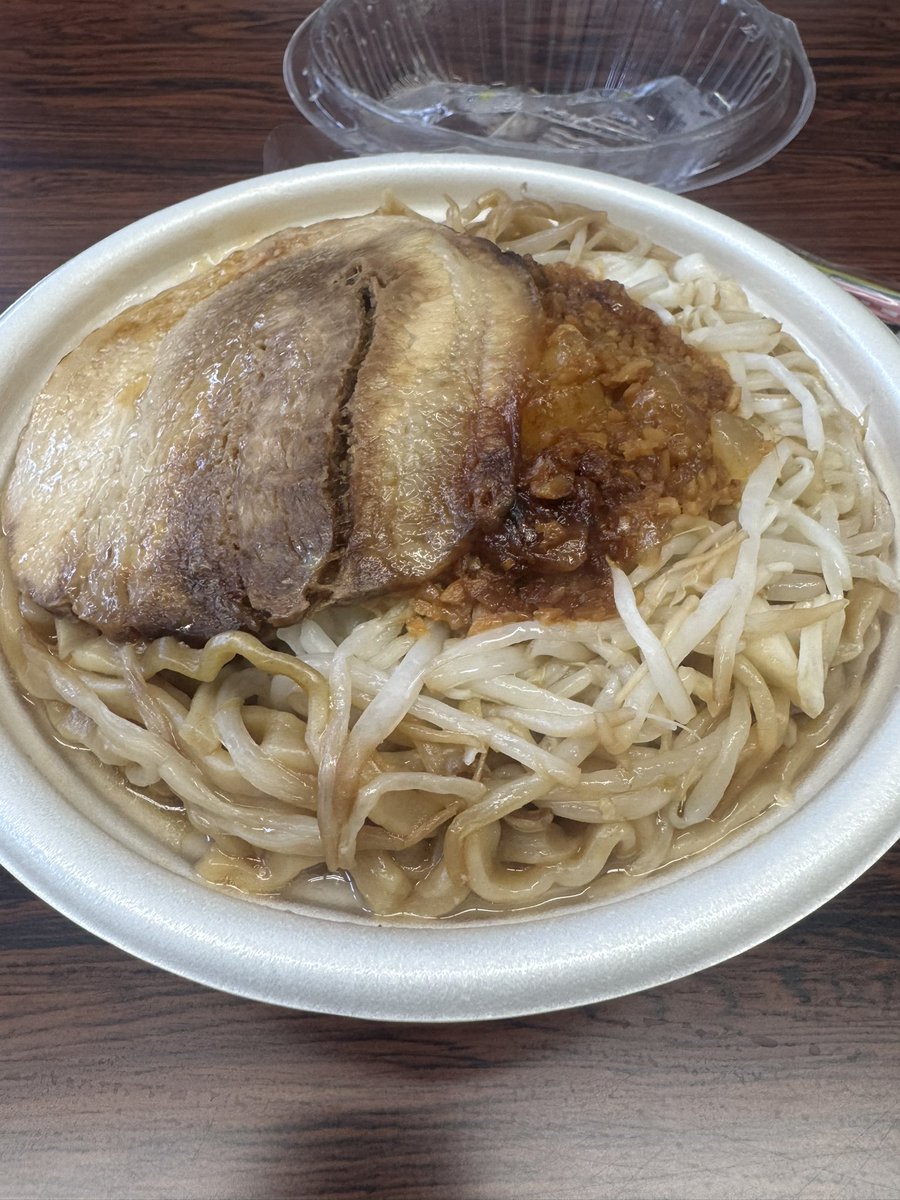 なおブゥ🐷 tweet media