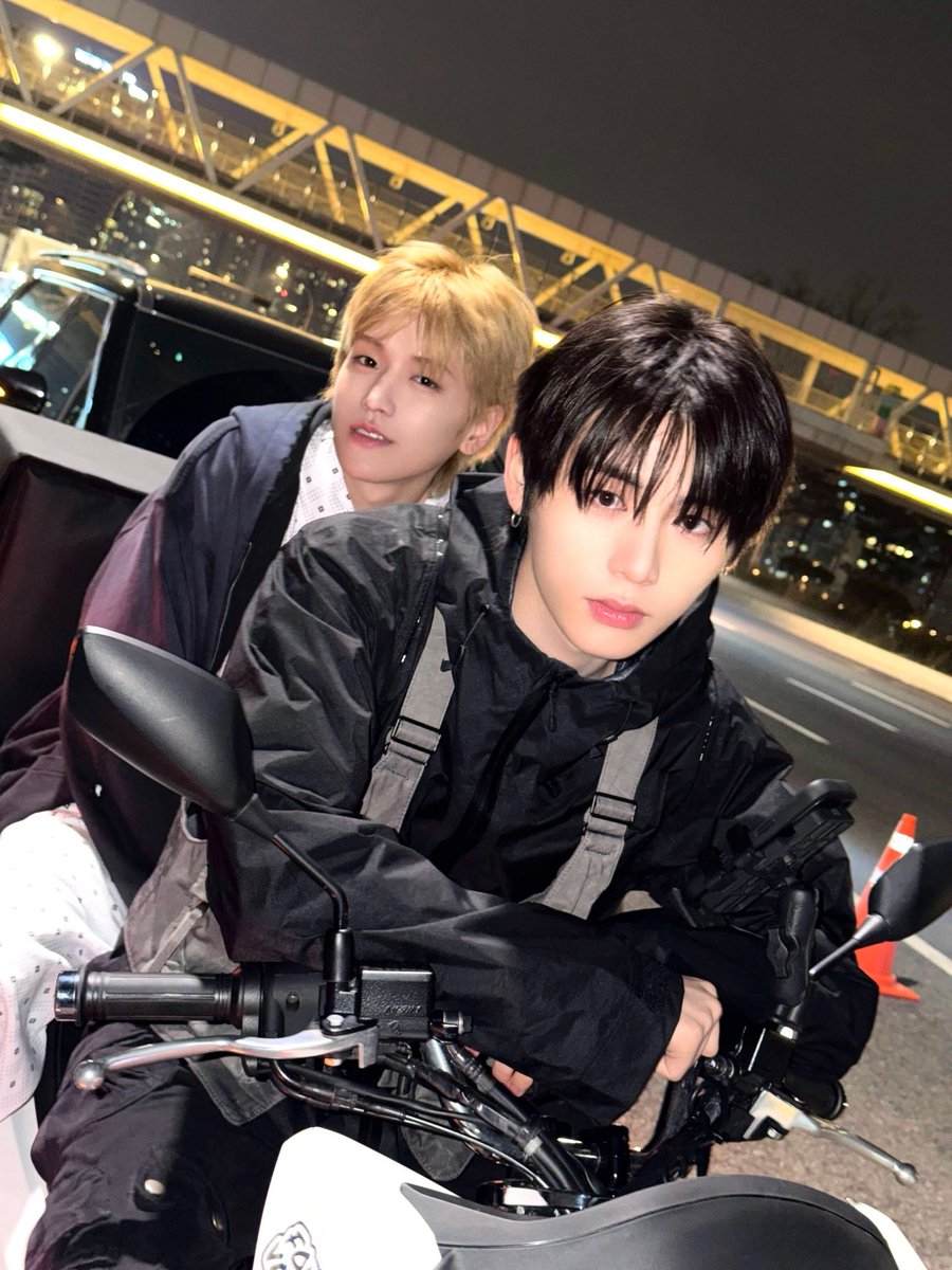 잇 tweet media