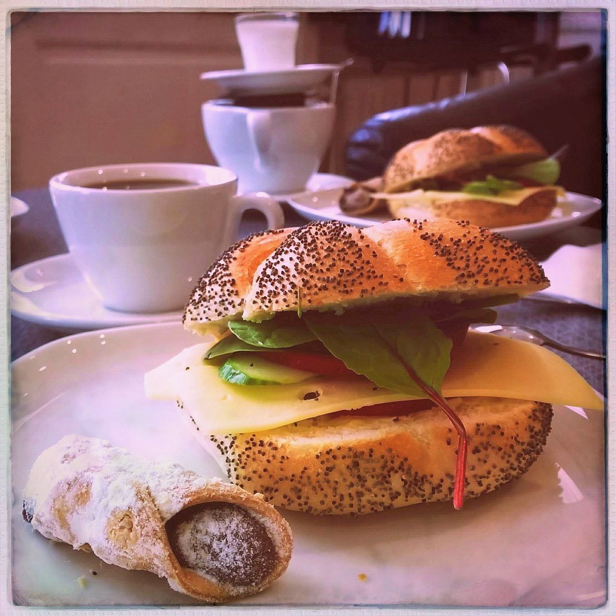 anthonyhunter69's tweet photo. Old #nokialumia1020 picture 🙂
#lumia @Nokia @NokiaMobile #oggl #hipstamatic @hmd_global #lumia @teampureview @NokiamobBlog #nokia #photography #phoneography #lumia1020 #food #shotonnokia #nokiamobile https://t.co/BMUl5w7tCc