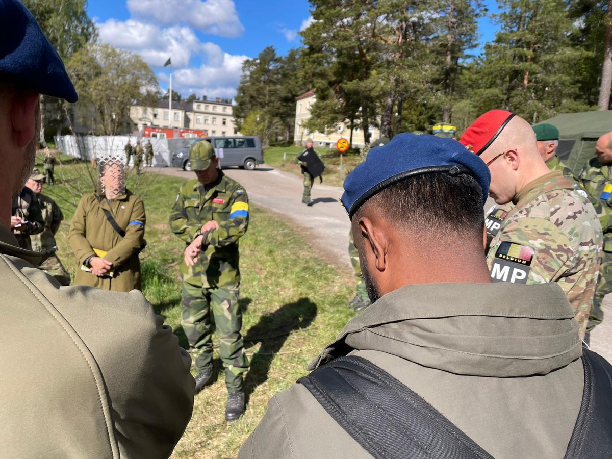 MP_CoE's tweet photo. Our personnel participated in an international military exercise focused on detention operations and procedures for handling Prisoners of War. Engagement in such activities reflects the NATO MP COE’s continued commitment to capability development in support of the Alliance. https://t.co/oZN3ToQz1r