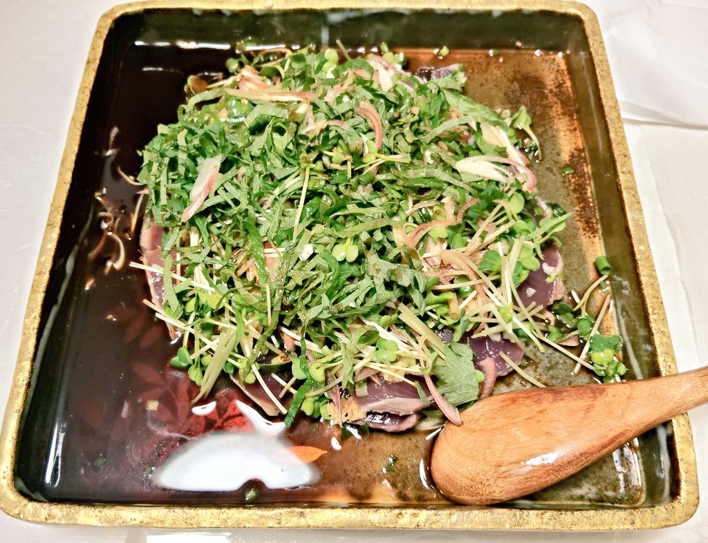 memento_mori719's tweet photo. カツオのたたき🐟️✨️
#おりりんと中華 https://t.co/f3cmaPggJI