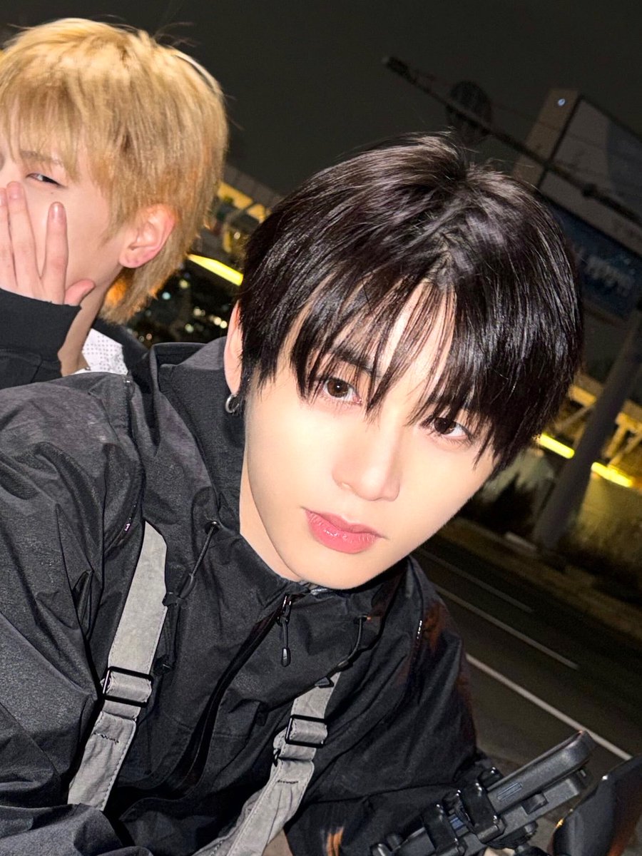 둥 tweet media
