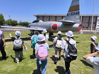 5/19 6年生は社会見学で航空自衛隊奈良基地と平城宮跡へ行きました