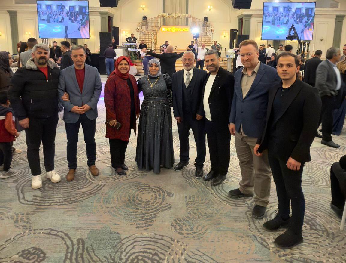 aktepebasii's tweet photo. 📍 DÜĞÜN MERASİMİ

Acar ve Çamoğlu ailelerinin kıymetli evlatları Elif Nur ve Batuhan’ın düğün merasimlerine; İlçe Başkan Vekilimiz Nuri Kahya, Alaattin Özen ve yönetim kurulumuzla birlikte katılım sağladık.

Genç çiftimize bir ömür boyu mutluluklar diliyor, Acar ve Çamoğlu ailelerini tebrik ediyoruz.

🔸 AK Parti Seninle #Tepebaşı