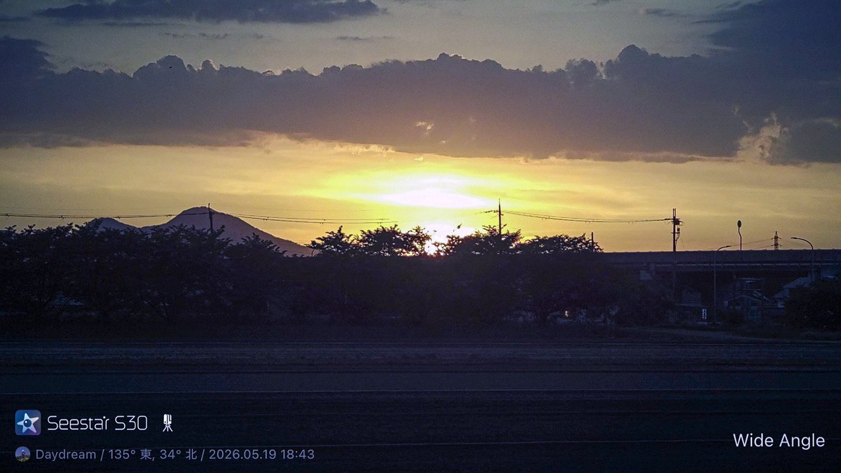 ☀️太陽☀️ページ 今日の月太陽🌙🌞 予報ではこの先厳しそうだけど見られる内は見てお
