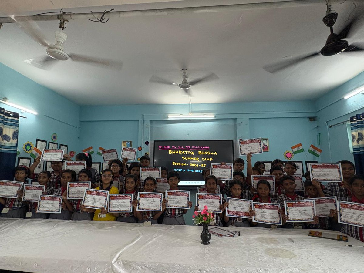KV1KKD's tweet photo. Students explored the beauty of India’s linguistic diversity at the Bharatiya Bhasha Summer Camp through Malayalam, Urdu &amp; Bengali. From formal alphabets and everyday phrases to role plays and local cuisine learning, the camp celebrated language, culture &amp; unity in diversity. 🇮🇳 https://t.co/mb9gbKsv44