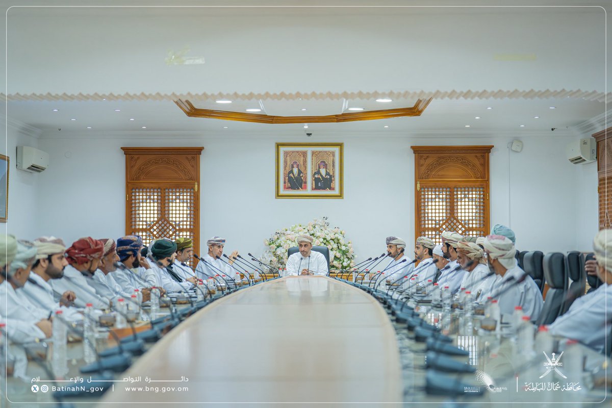 BatinahN_gov's tweet photo. عُقد صباح اليوم، برعاية سعادة محمد بن سليمان الكندي محافظ #شمال_الباطنة، وبحضور المهندس ناصر بن علي المرشودي مدير عام المديرية العامة للثروة الزراعية والسمكية وموارد المياه بالمحافظة، توقيع عدد من الاتفاقيات والعقود الخاصة بمشروعات صيانة وتأهيل الأفلاج بعدد من ولايات المحافظة https://t.co/SSCxCKGeZw