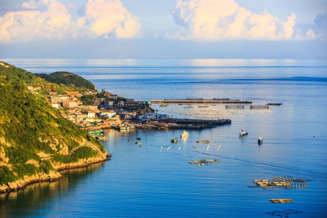 ExplorePingyang's tweet photo. Top five attractions in Zhejiang's Pingyang county are free today for China Tourism Day! No tickets, no reservations — just adventure. Soak in stunning sea views on the Nanji Islands, relax in the Zhiyinjian scenic area, and play with cute animals at Nanyan Pet Park. https://t.co/k5l8ioO0ad