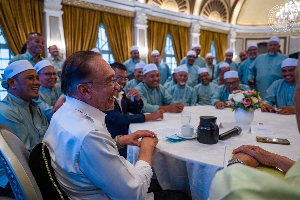 Anwar Ibrahim tweet media