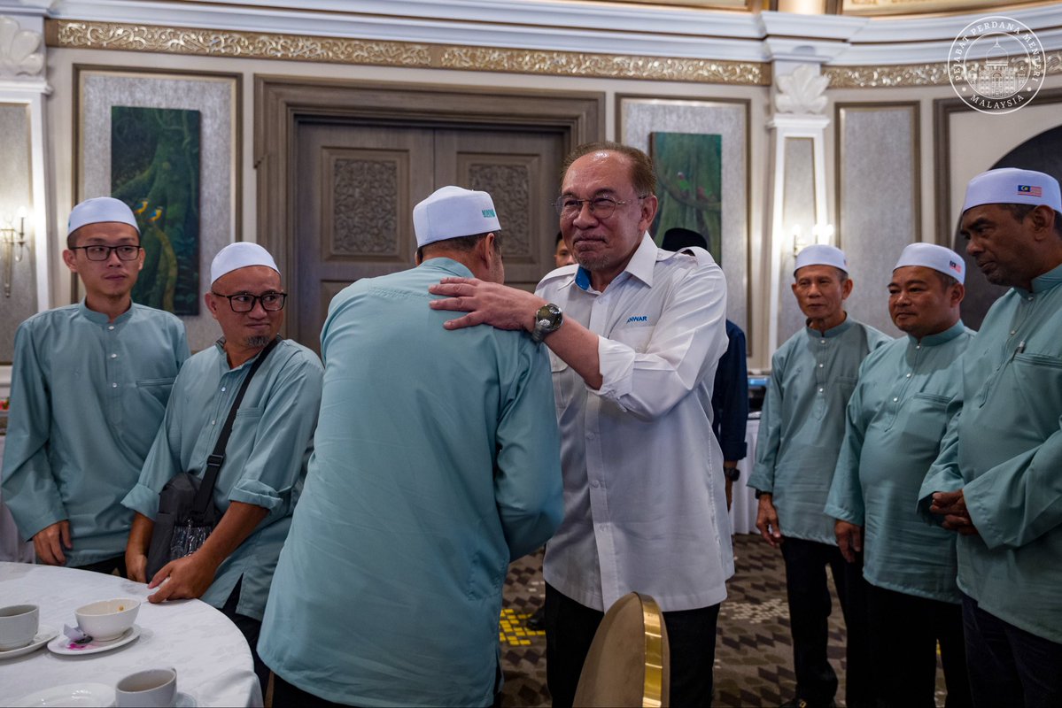 Anwar Ibrahim tweet media