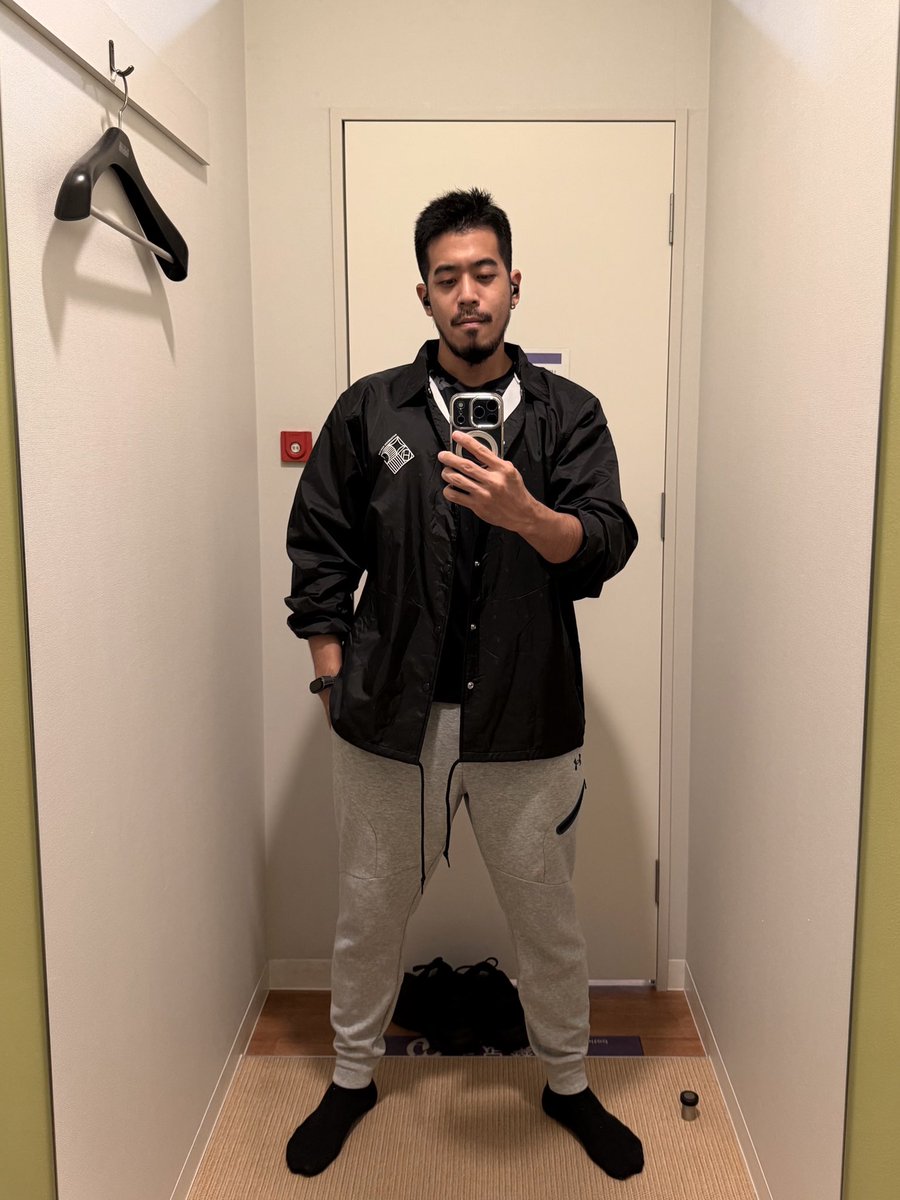 miniplums3's tweet photo. 海外の人がたまにツイートしてる、私服姿と下着姿を比較するやつ🤭 https://t.co/Wb3nuS3bJ6