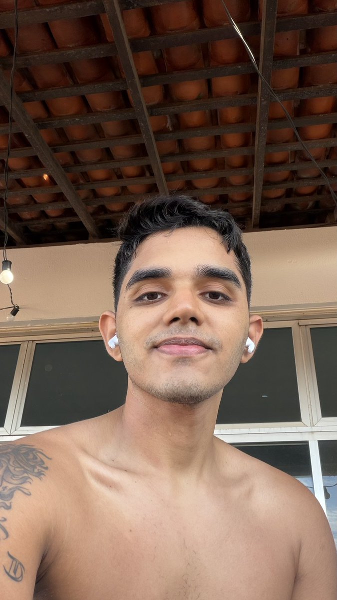 thyagoalgo's tweet photo. Menos 10kg depois de 90 dias subindo e descendo a escadaria do meu prédio todos os dias de manhã cedo por 1h https://t.co/JR4IgUSKZu