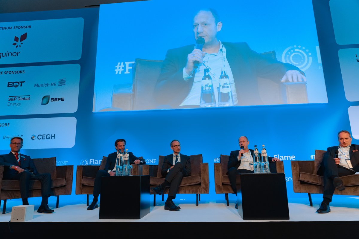 FlameConference's tweet photo. Industry leaders came together at the Energy Traders Summit for a panel discussion on the driving mechanisms behind gas flows into Europe.

Moderated by Christian Baer, and featuring insights from Gottfried Steiner, Luc Speeleveld, Sebastian Kemper and Wouter De Klein. https://t.co/NKblUHaDXm