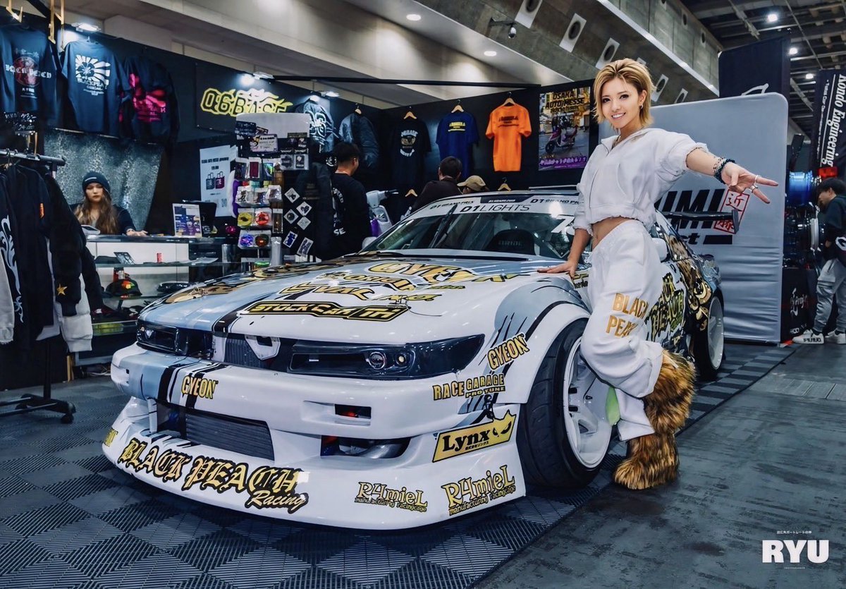 drift_fest's tweet photo. 【ブース紹介】

BLACK PEACH 様

当日物販あります🌺
アパレル　ステアリング　キーホルダーなどを販売して頂きます✨

九州で購入出来ることは滅多に無いので、是非お立ち寄りください🔥

枚数限定‼️お得な前売り券はこちら👉 https://t.co/tZj6wCWA1a https://t.co/7c9R0BHkcw