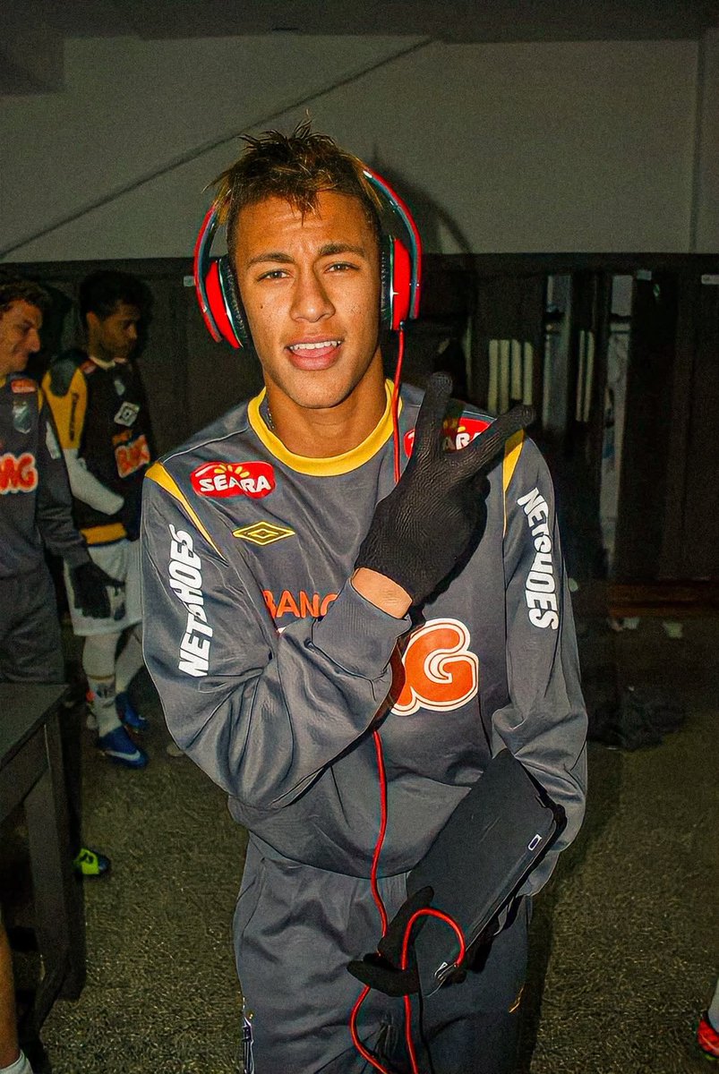 VFregoni's tweet photo. Sonríe el fútbol. Un último baile, Ney.🪄 https://t.co/oAKrW4HAPW