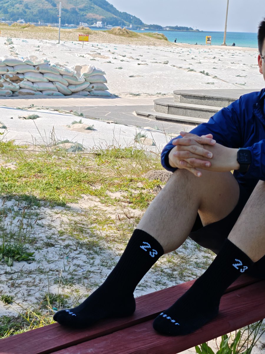 jntm_ctrl's tweet photo. 🧦in jeju https://t.co/48yHiBQkQ4