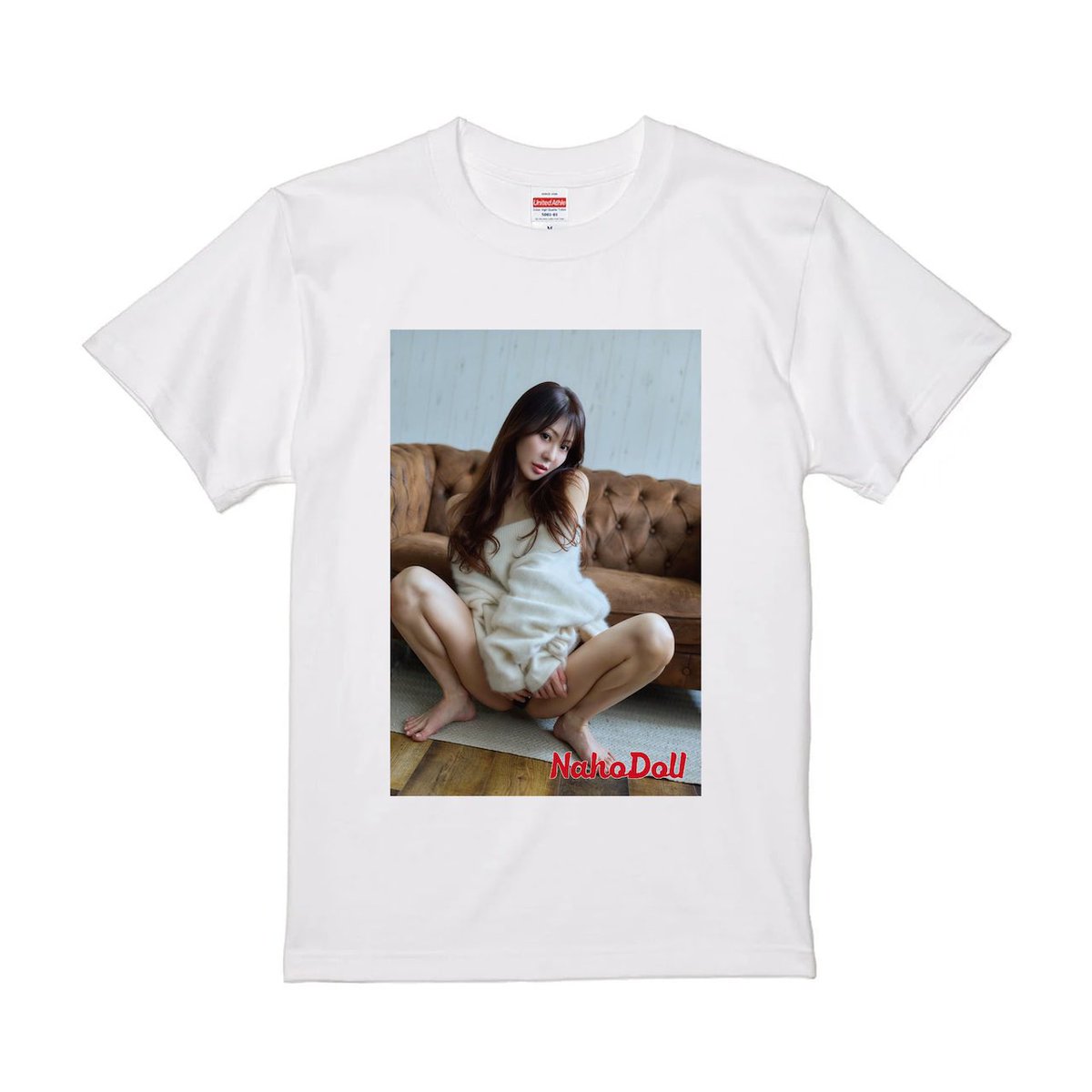 AngelVibes_AV's tweet photo. 貴方はどのNAHODOLL Teeが好みですか⁉️

❤️EX1 WILDな
NAHODOOL Tee

🖤#2 SEXYでCOOLなNAHODOLL Tee

🤍#3
ふわっと柔らか甘めスタイルのNAHODOOL Tee

🖤#4
アンニュイで自然体のNAHODOOL Tee

貴方好みのNAHODOLLをGetして菜穂さんのイベントへGo☆

💻https://t.co/eaMfq1b548

〆切 : 5/10(日)-5/30(土)23:59
※商品は2026年6月15日(月)ごろより順次発送いたします。

※期間限定完全受注生産
※再販無

#NAHODOOL
#小沢菜穂 
#Teeシャツ