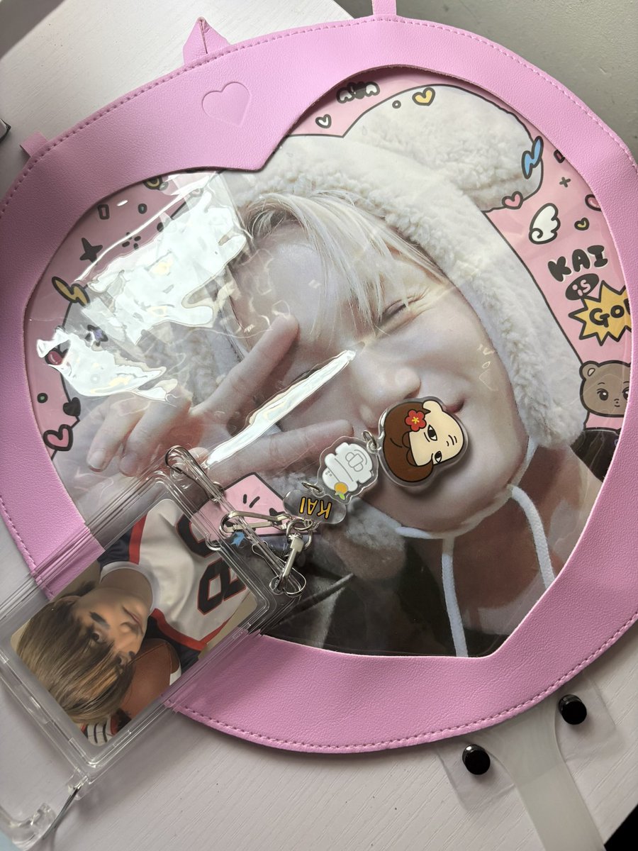 ℰ tweet media