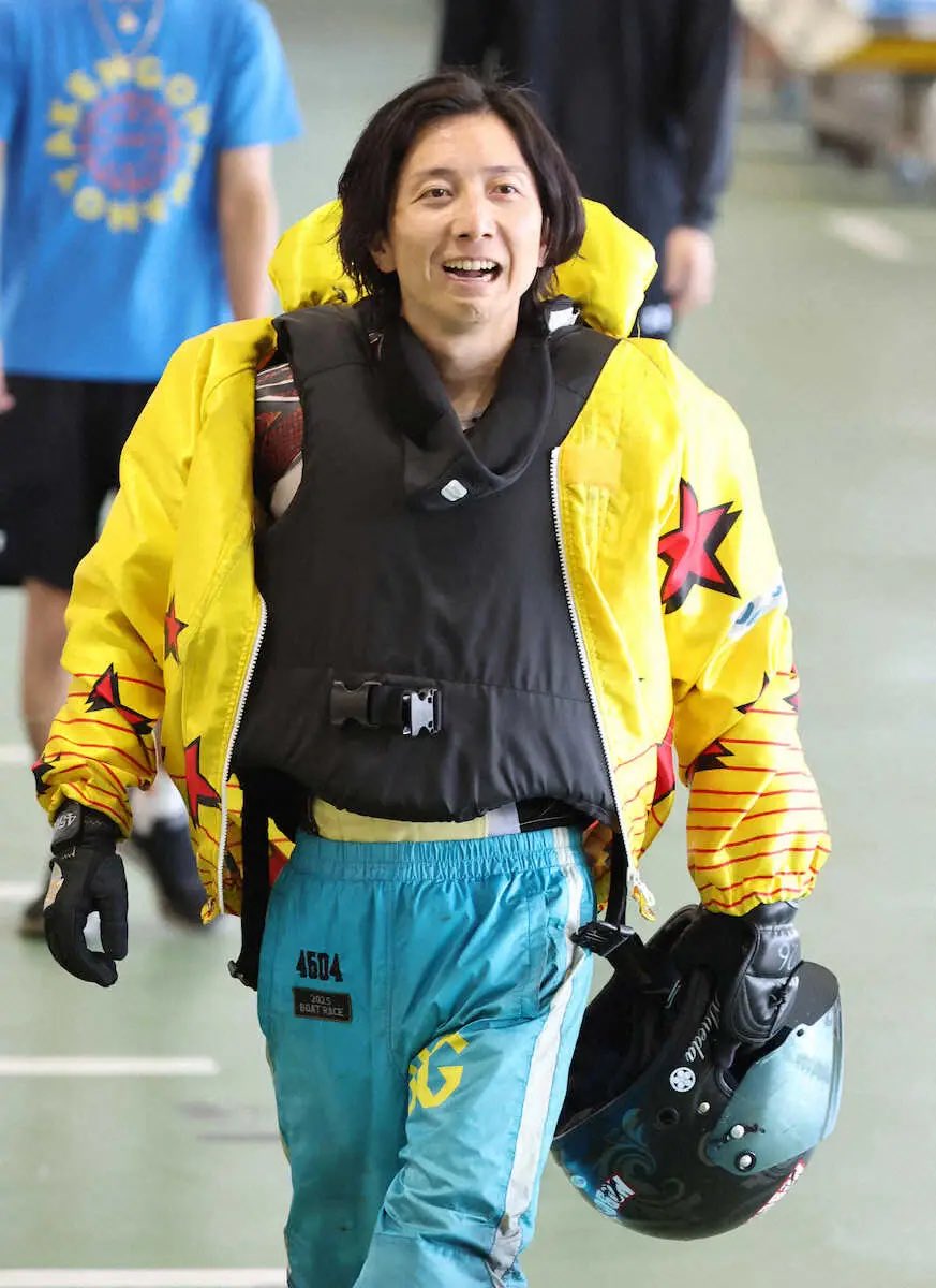 sponichiboat's tweet photo. 【ボートレース芦屋　G1全日本王座決定戦】#前田将太　地元の意地で優出　目の覚めるようなターン

記事はこちらから👉https://t.co/ixTHtg0YqZ https://t.co/bXBL08X67B