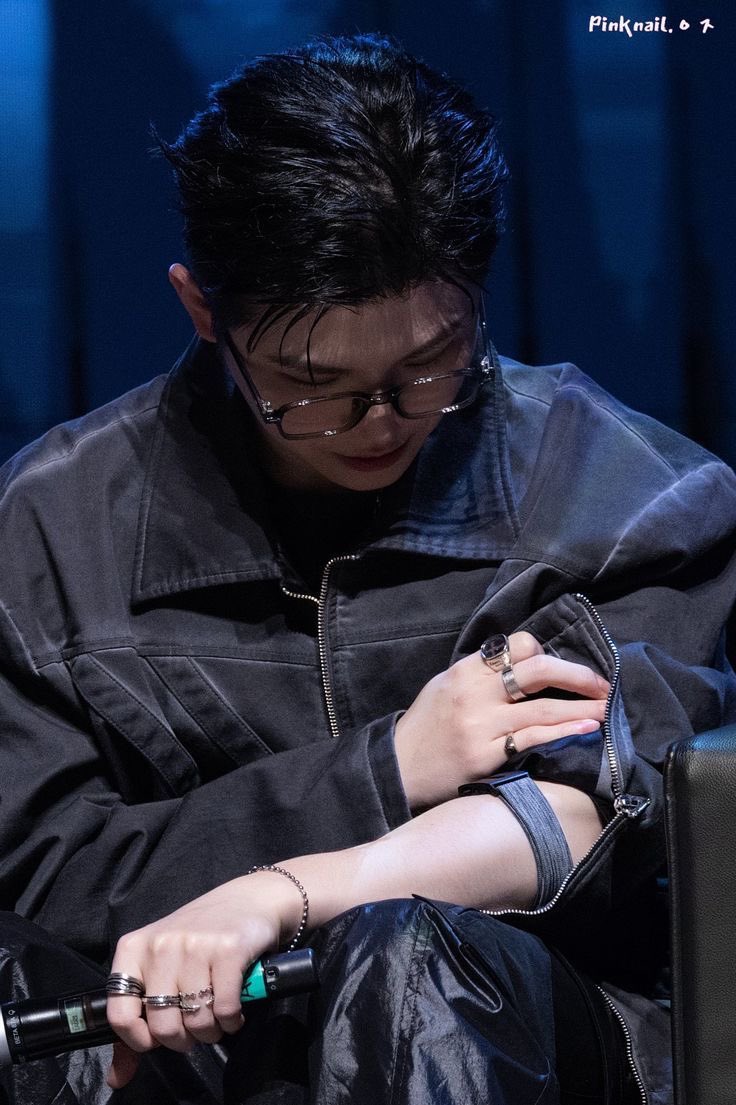 뉴april tweet media