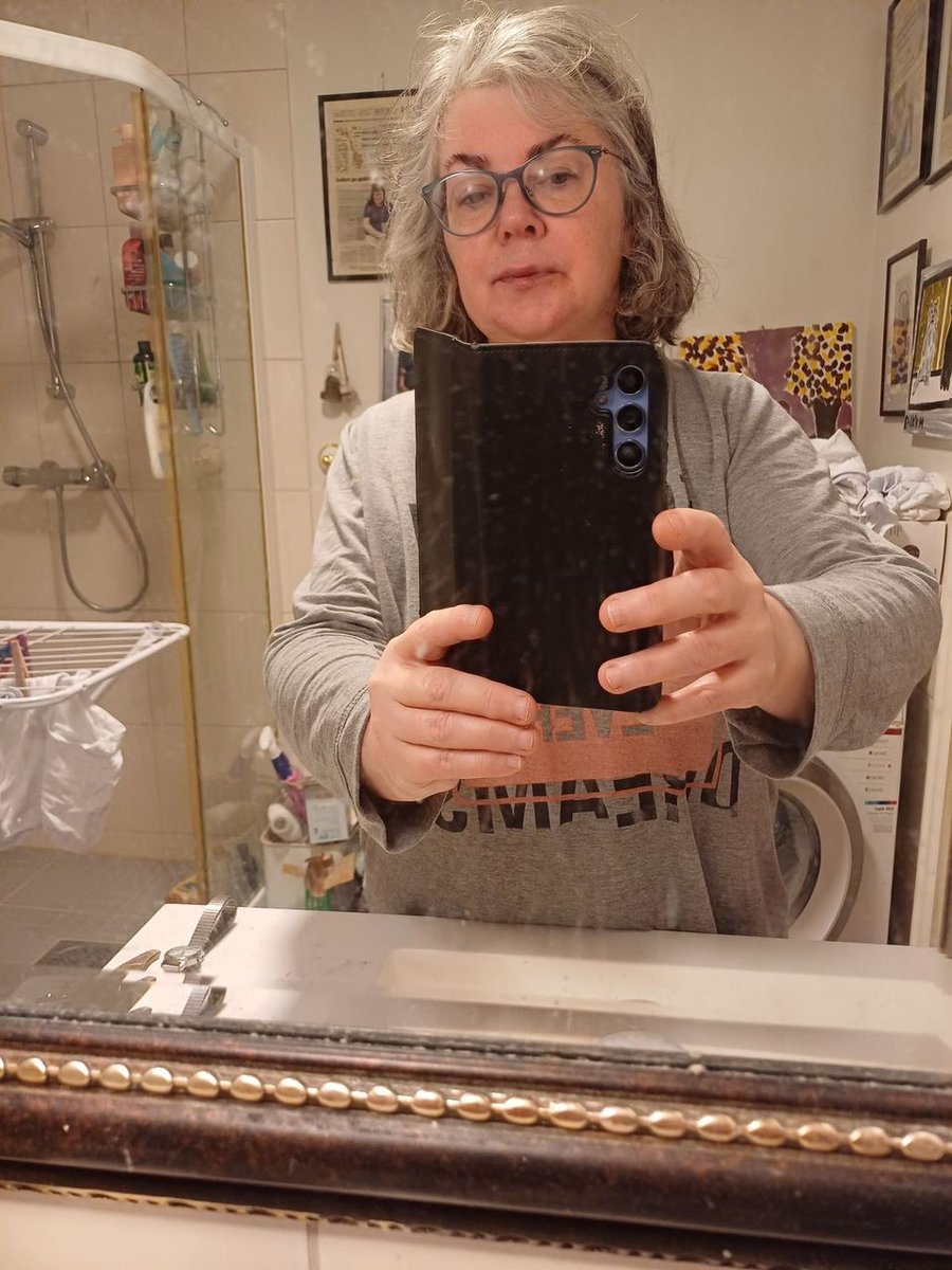 mummy Alex tweet media