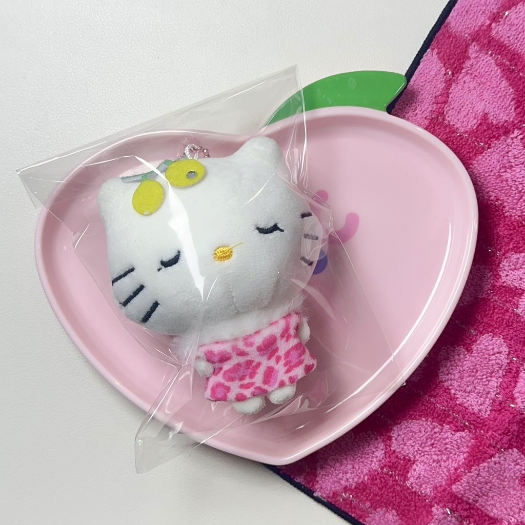 thnexgen's tweet photo. 13.) Hello Kitty &amp; Mimmy Niko Nui Magnet Mascot Keychain

🤍 190.- จากคู่ละ 890
( kitty แก้มน้องเป็นmagnetด้วยน้า )

#ตลาดนัดsanrio #ตลาดนัดซานริโอ้ https://t.co/1jmaQApn6l