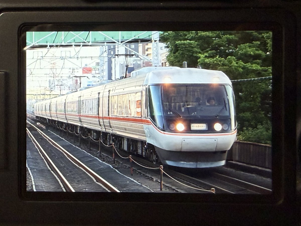 おざ。 tweet media