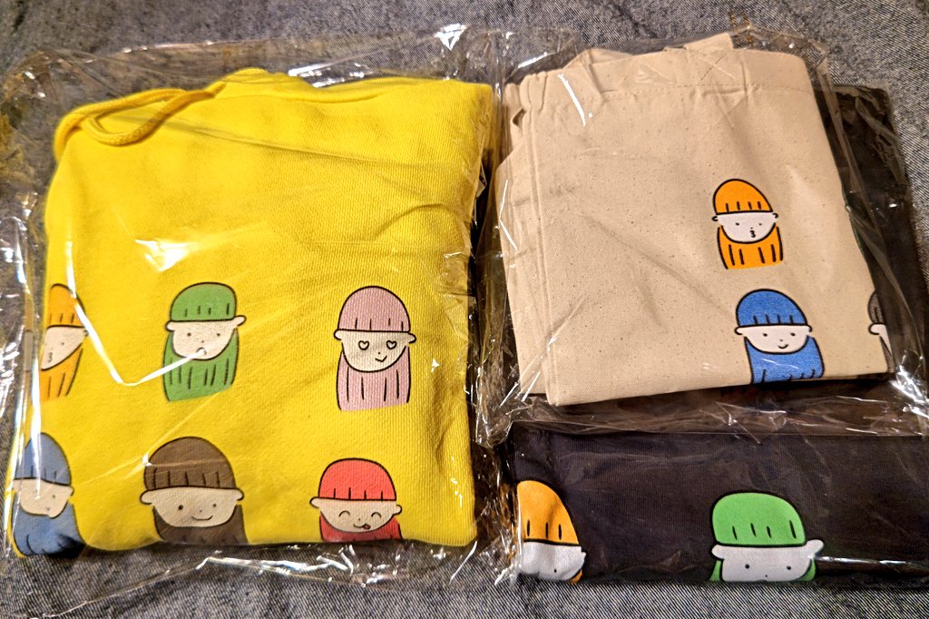 麻莉愛さん プルパーカーとTシャツとキャンバストート 届いたよ