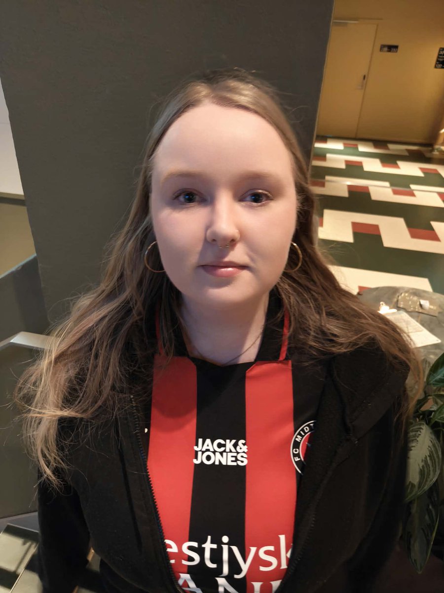 Sørine 🐝🐝 tweet media