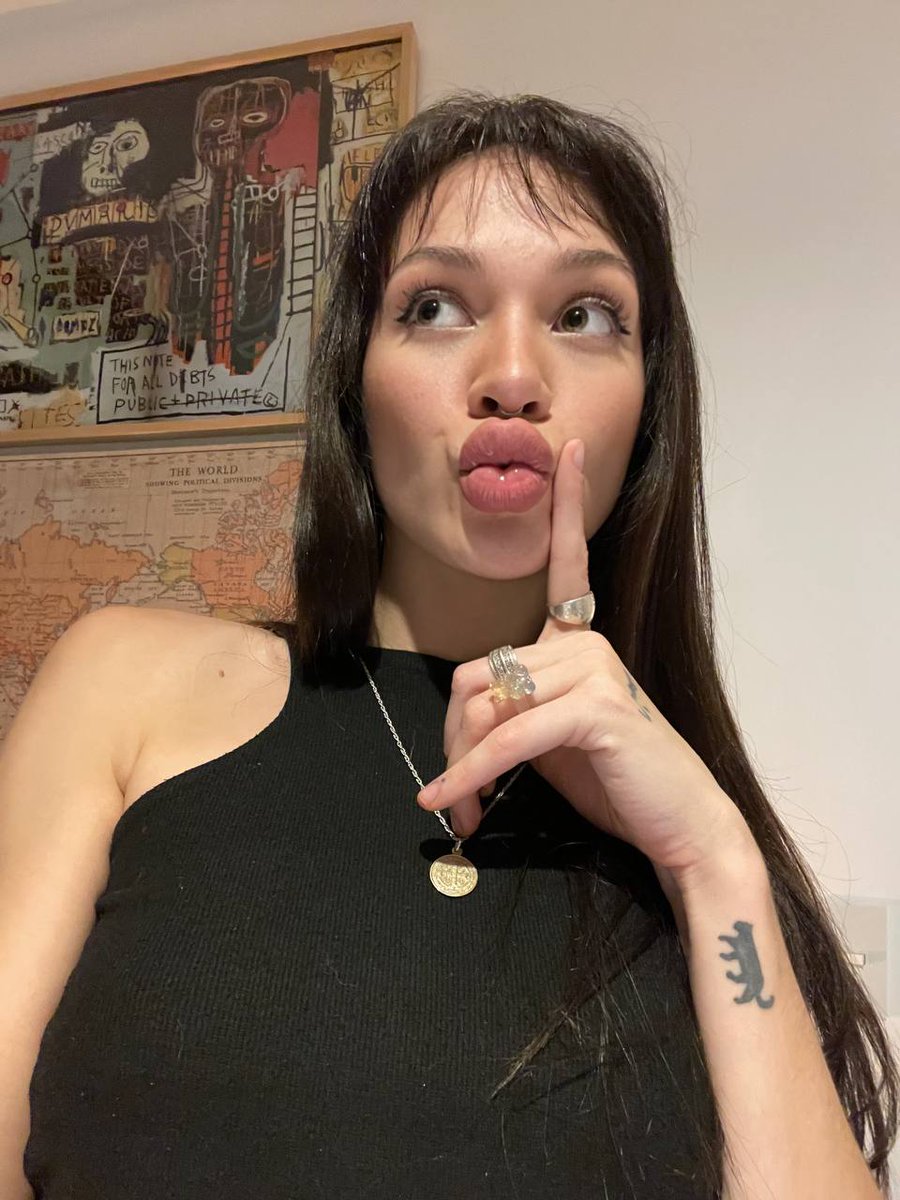 Chloé & Camille tweet media